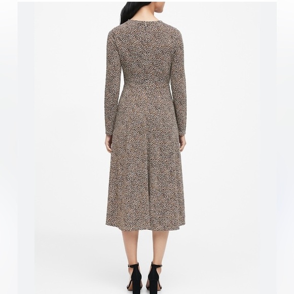 Banana Republic Fit and Flare Leopard Print Long Sleeve Midi Dress Size XS - Picture 2 of 12